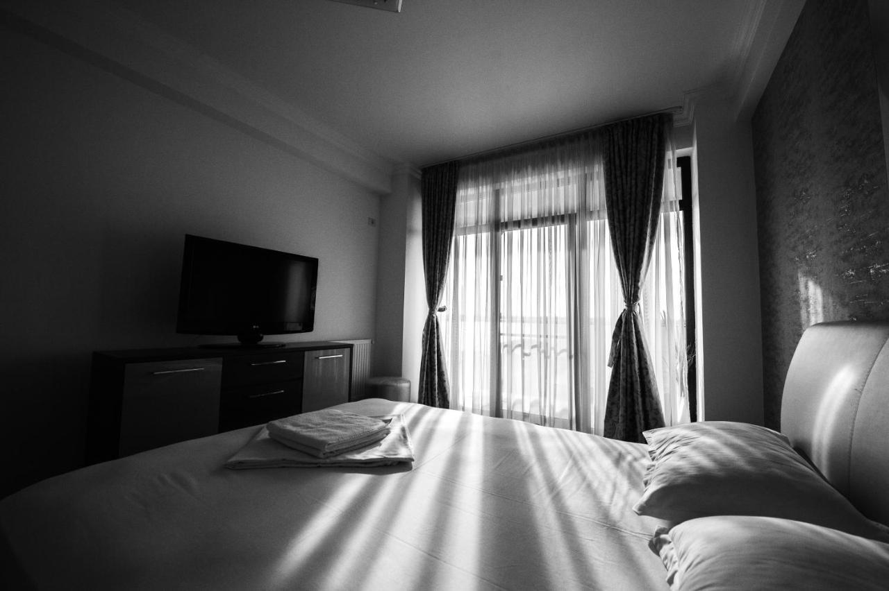 Lake Apartments Solid 마마이아 외부 사진